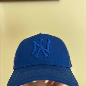 Blue New York Yankees Trucker Cap